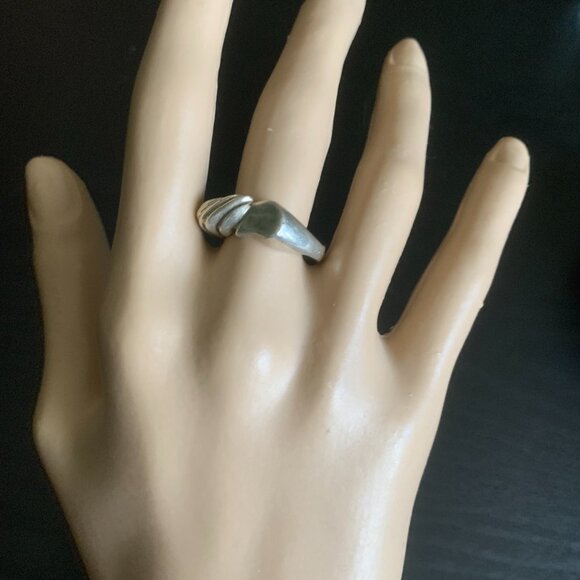 Sterling Abstract Ring - Picture 2 of 8